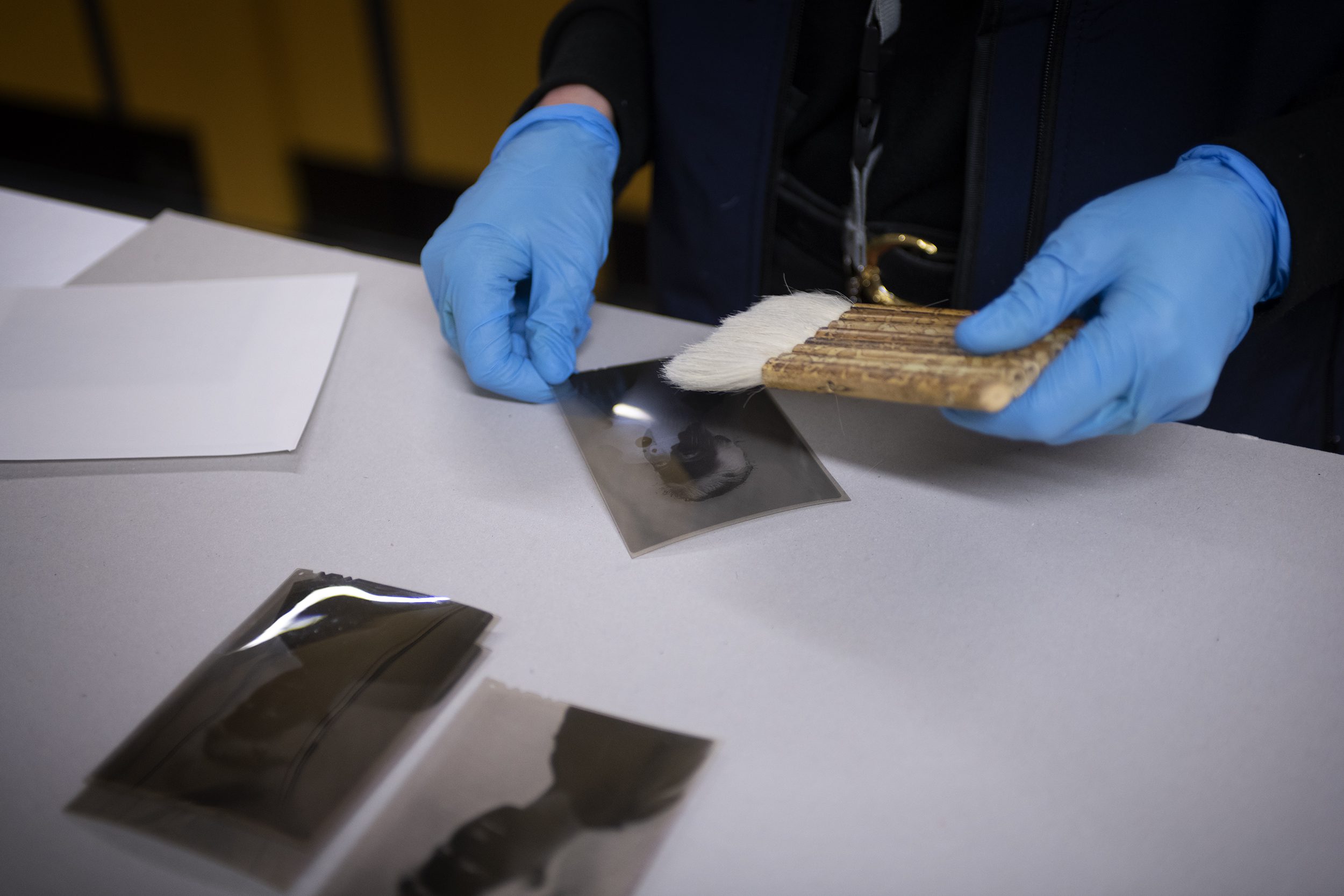 Chantier Dépoussièrage-récolement_Arkhenum Expert tips on how to clean heritage collections preventing any further damage over time